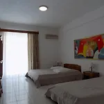 Hotel Estia *