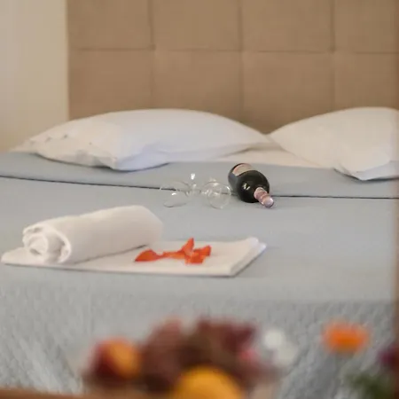 Estia Hotel *