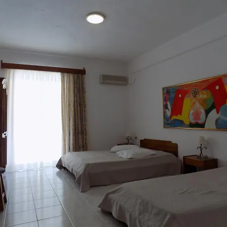 Hotel Estia *